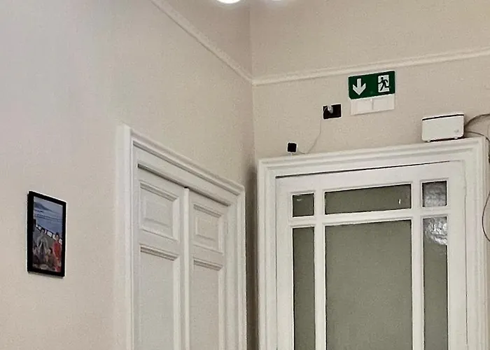 Voglia 'e Turnà 4* Naples