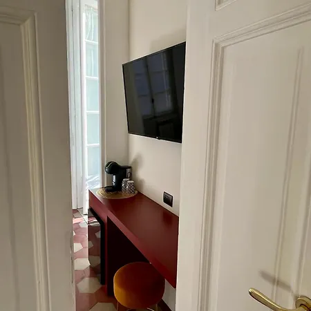 Voglia 'e Turna Pensión 4*