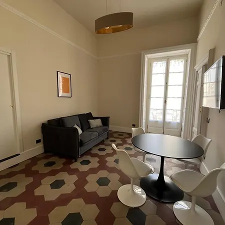 Voglia 'e Turna 4* Nápoles