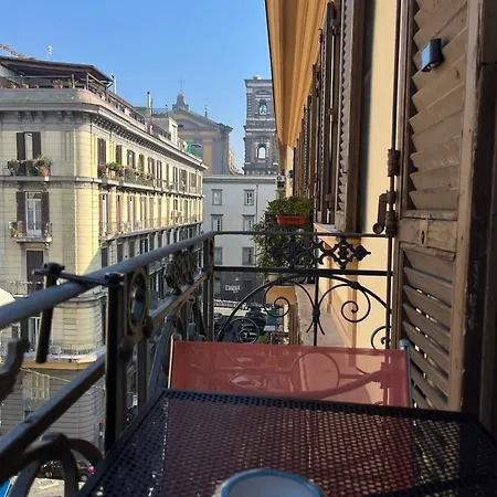 Voglia 'e Turna 4* Nápoles